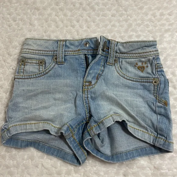 Shorts - Picture 2 of 4